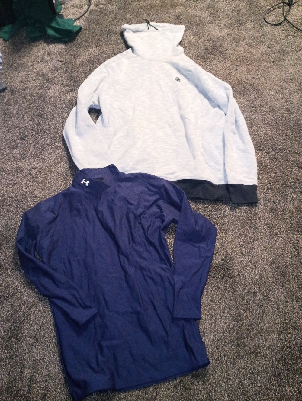 Under Armour Hoodies N Shirt